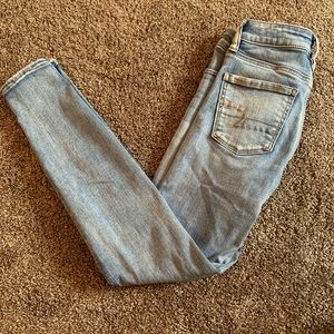 Light wash American eagle  jeans size 0 short